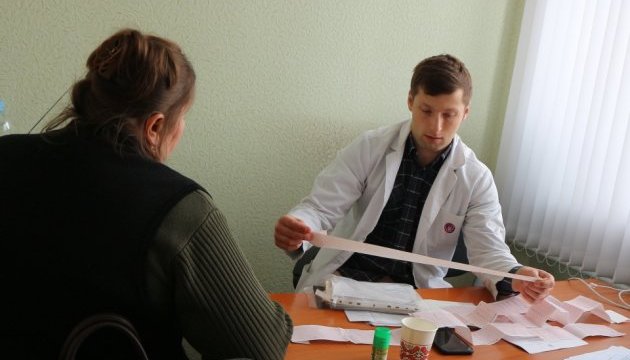 Кардиологи института Амосова обследовали почти 130 жителей Луганщины